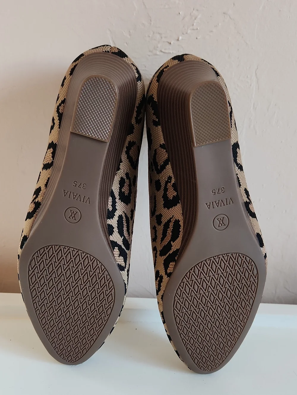 Vivaia Margot Wedge Leopard Knit Pointed Toe Pump Heels Beige/Black Size 37.5